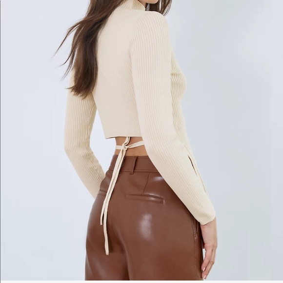 Babaton aritzia
AMBROSIA SCULPT KNIT SWEATER
Item no: 83137 - Picture 2 of 7